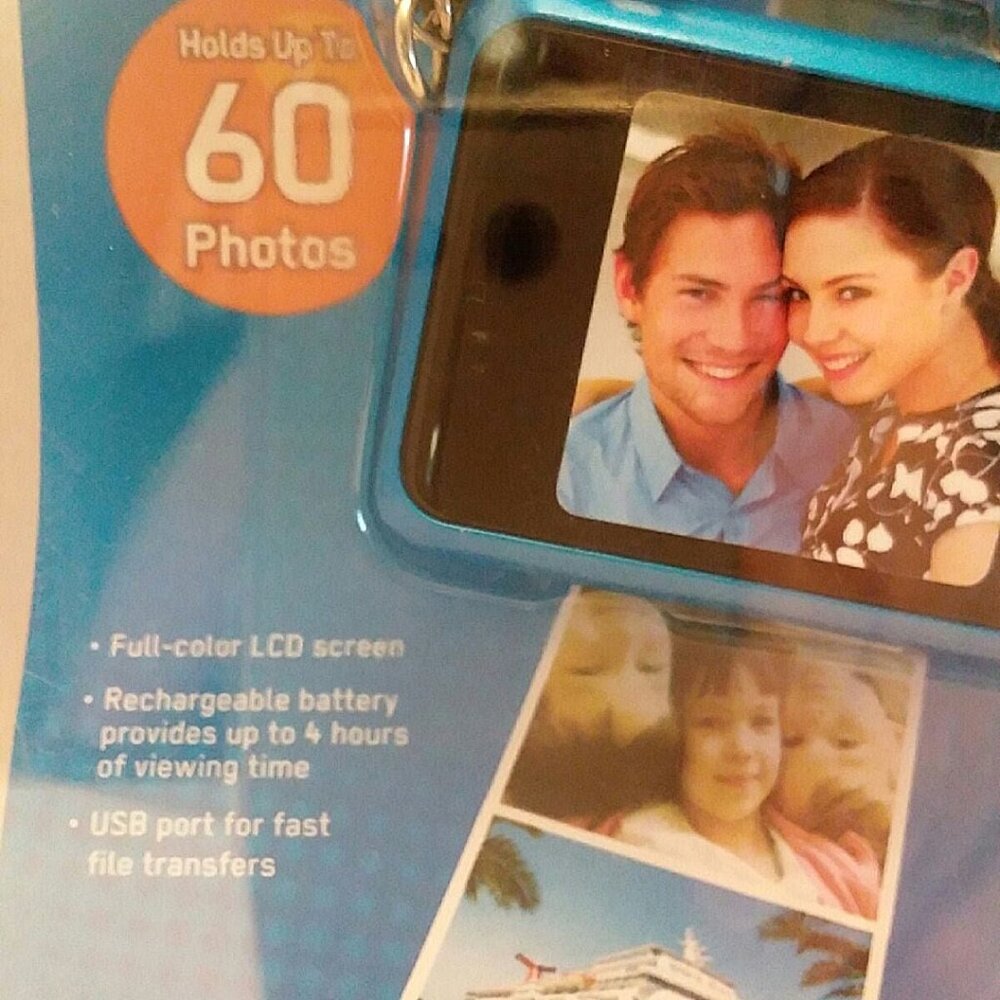 Coby Blue Digital Photo Keychain - Picture 2 of 4